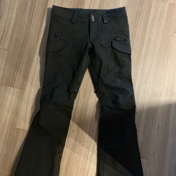 Burton Women’s snowboard pants size M - Picture 3 of 4